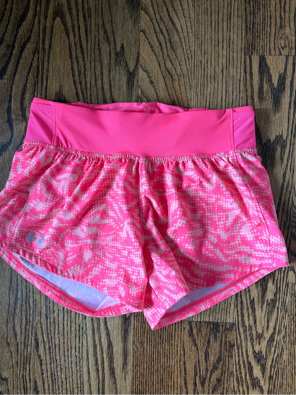 Under Armour coral tan fitted running shorts S